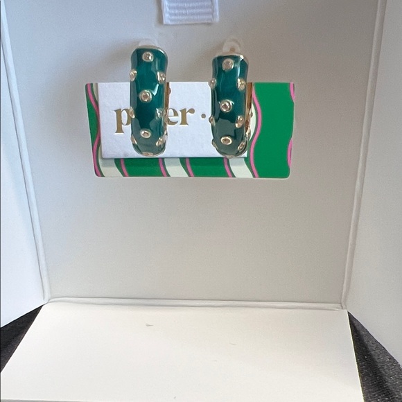 Piper K | Hoop Earrings ✨ - Picture 6 of 7